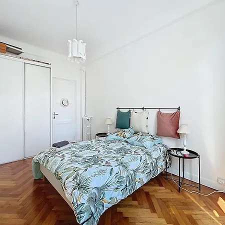 Apartment Grand A 2 Minutes A Pied De La Mer Nice