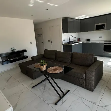 Double Dans Beau 3 Pieces Proche Du Centre Et Des Plages Apartment