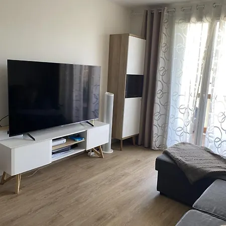 Apartment Spacious T2 In The Heart Of *