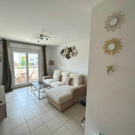 Cosy T2 1-min Walk To Promenade Des & Beach, Sea View Apartment Nice