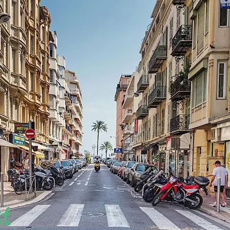 Apartment Au Petit Carre D Or Proche Plages Et Prom Nice