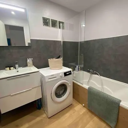 Apartment Superbe T2 Dans Avec Balcon Et Parking Nice
