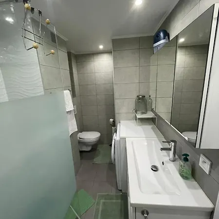 Apartment 50m2 Climatise Proche