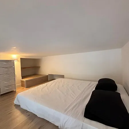 1 Bedroom Flat In Heart Of Apartment Nice