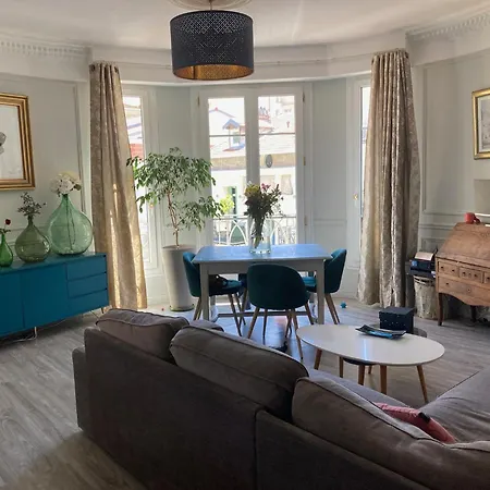 Grand 4 Pieces Bourgeois Familial Apartment *