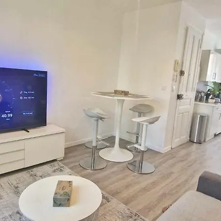 Cosy - Proche Et Toute Commodités Appartement