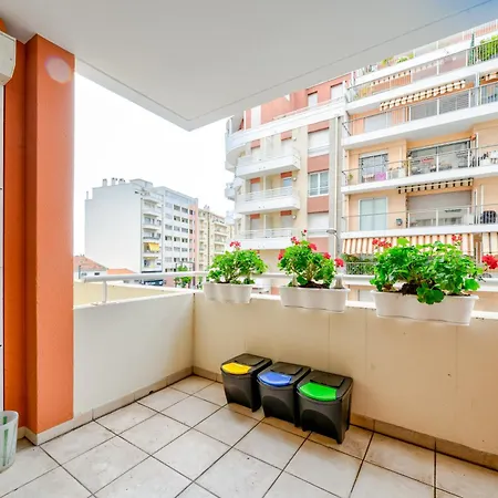 2 Pieces Proche De La Mer, Centre Apartment *