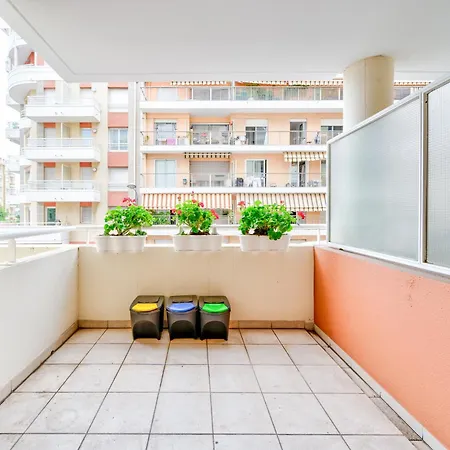 2 Pieces Proche De La Mer, Centre Apartment Nice