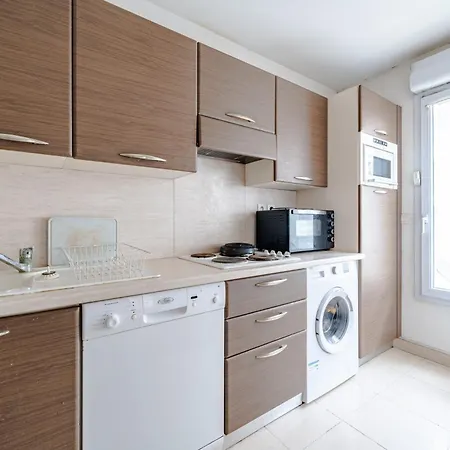 2 Pieces Proche De La Mer, Centre * Nice