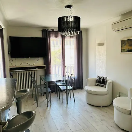Nizza, Gemitliche 3 Zimmer Am Meer *