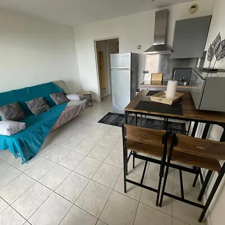 Charmant Studio Tout Confort, Climatise Avec Terrasse A Vue Mer