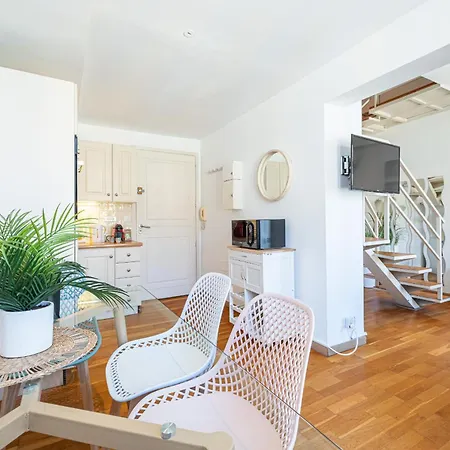 Massena Street - 1 Bdr Duplex With Ac & Parking Appartement *