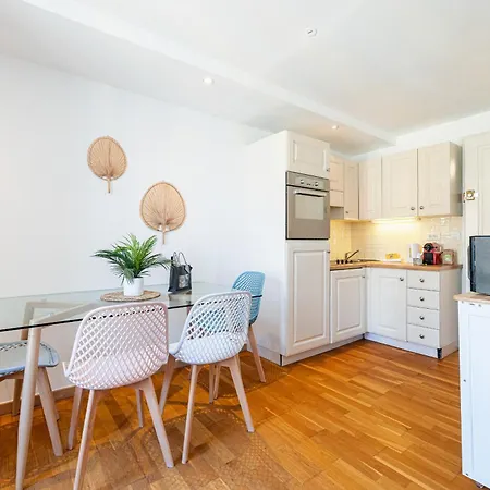 Massena Street - 1 Bdr Duplex With Ac & Parking Appartement *