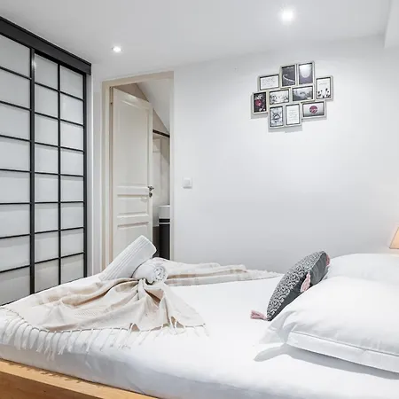 Massena Street - 1 Bdr Duplex With Ac & Parking Appartement