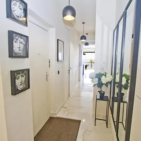 Luxury Flat Beachfront * Nice