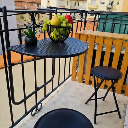 Apartment Beau Studio De 400 M De La Plage, Bien Equipe, Climatise Nice