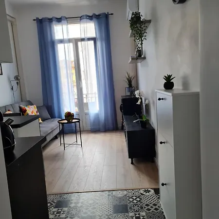 Beau Studio De 400 M De La Plage, Bien Equipe, Climatise Apartment *