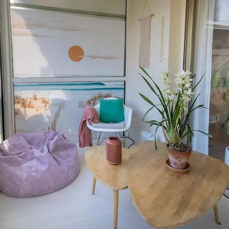 Spacious And Pleasant 3 Bedroom Flat *