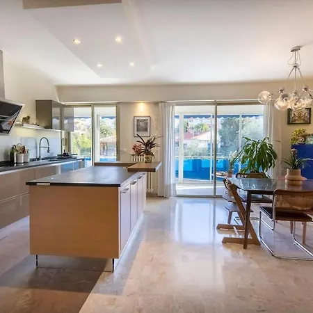 Spacious And Pleasant 3 Bedroom Flat