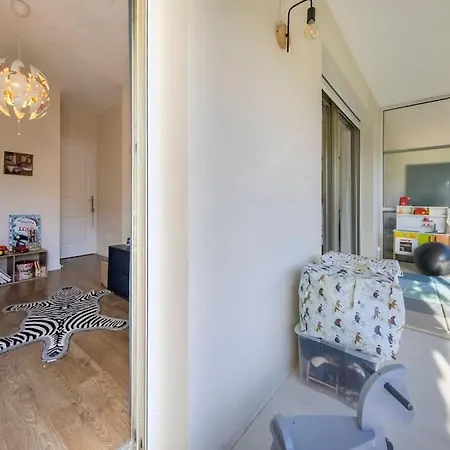Spacious And Pleasant 3 Bedroom Flat Apartment Nice