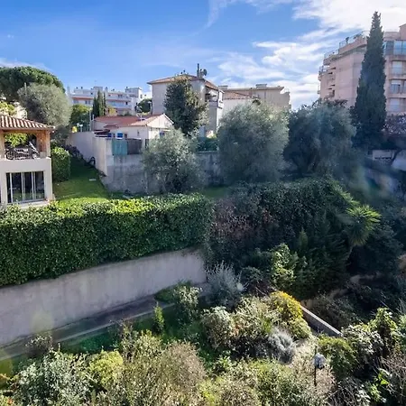 Spacious And Pleasant 3 Bedroom Flat * Nice