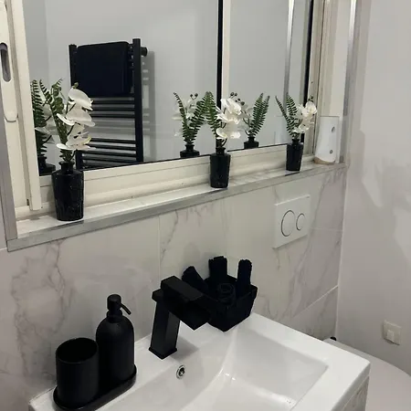Appartement Jolie Deux Pièces Au Cœur De Nice