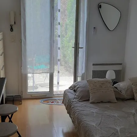 Apartment Joli Studio Climatise Parking Gratuit Sur Place *