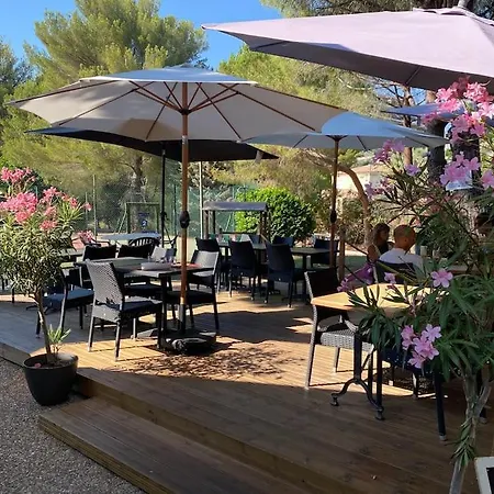 Grand 3p Pieces Au Calme Dans Avec Piscine, Restaurant, Tennis, Climatisation Apartment