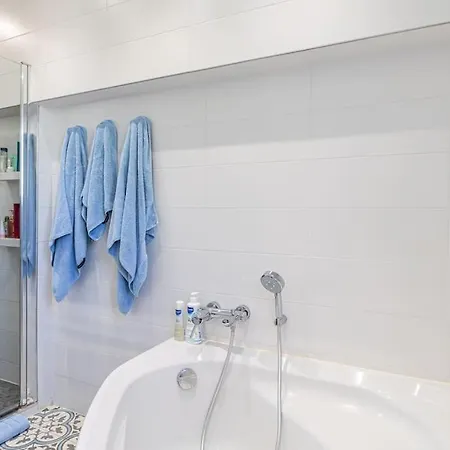 Sea View Villa, Pool, 4 Bedrooms, Air Conditioning, 1 Mile Hotel