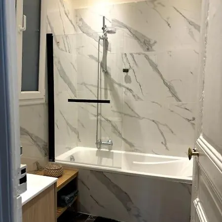 Apartment 3 Bedroom In Nice