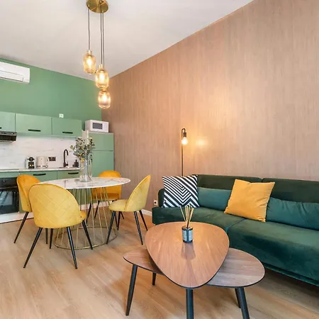 Renting - 72 France - Negresco Coastal Getaway - Comfort & Style Apartment