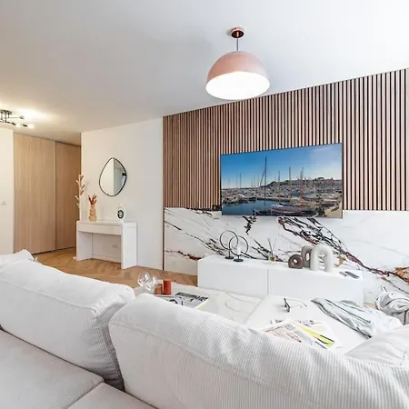 Apartment My Casa - Fodere 19 D - Superb Near Port With Ac