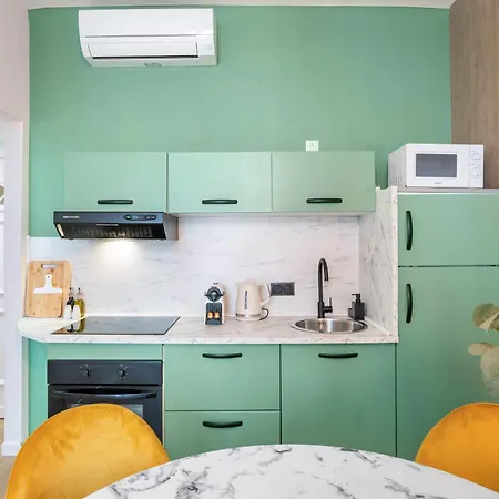 Renting - 72 France - Negresco Coastal Getaway - Comfort & Style Nice