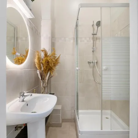 Apartment Renting - 72 France - Negresco Coastal Getaway - Comfort & Style Nice