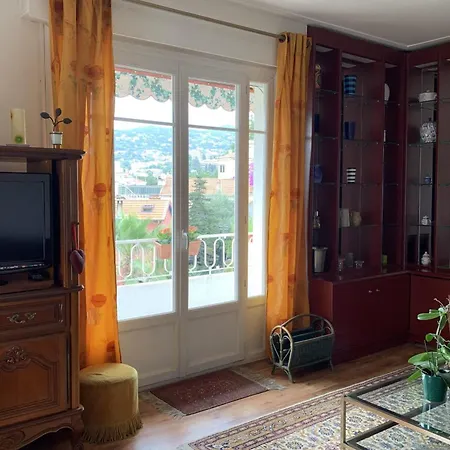 Apartment Spacious With Beautiful View Nice