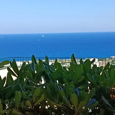 Spacious With Garden And Pool Apartment Nice