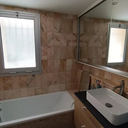 Spacious With Garden And Pool Apartment *