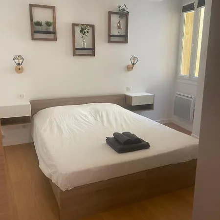 Apartment Historic Bright And Beautiful In Old With Castle Hill View *
