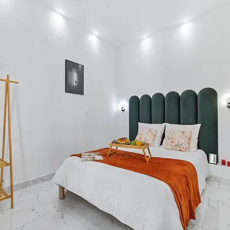 Appartement 2 - Hyper Centre - Air-conditioned - Terrace - Quiet - Tramway - Equipped Kitchen - Wifi Nice