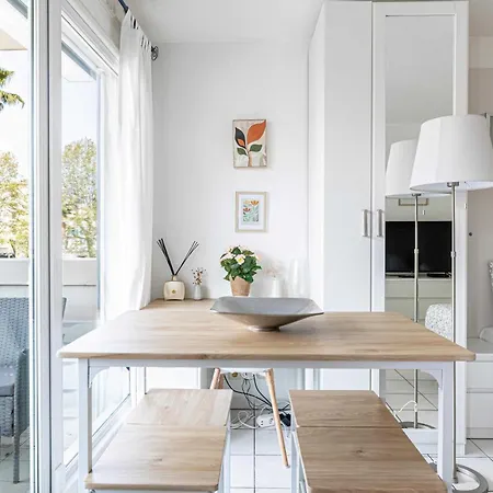 Charming With Pool & Balcony -heart Of Appartement Nice