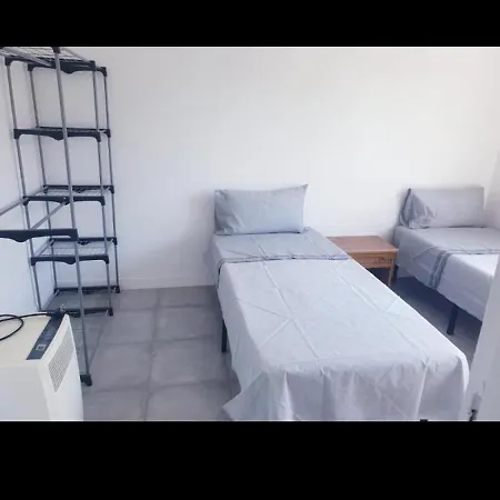 Grand Appartement, 2 Ou 3 Ou 4 Pieces, Tramway Sur Place, Proche Gare Sncf St Augustin 900 Metre , Aeroport 1200 Metre, Ou Allianz Riviera 10 Min, Palais Nikaia 2 Min , Supermarche Sur Place, Parking Possible Si Disponible Ou Payant A 1000 Metr Nice
