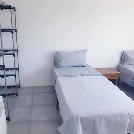 Grand Appartement, 2 Ou 3 Ou 4 Pieces, Tramway Sur Place, Proche Gare Sncf St Augustin 900 Metre , Aeroport 1200 Metre, Ou Allianz Riviera 10 Min, Palais Nikaia 2 Min , Supermarche Sur Place, Parking Possible Si Disponible Ou Payant A 1000 Metr