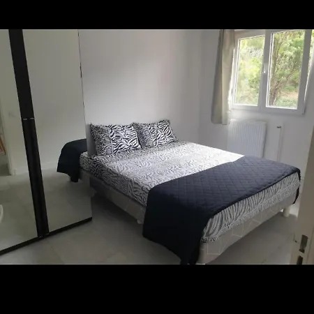 Grand Appartement, 2 Ou 3 Ou 4 Pieces, Tramway Sur Place, Proche Gare Sncf St Augustin 900 Metre , Aeroport 1200 Metre, Ou Allianz Riviera 10 Min, Palais Nikaia 2 Min , Supermarche Sur Place, Parking Possible Si Disponible Ou Payant A 1000 Metr Apartment *