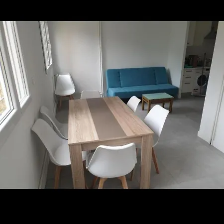 Apartment Grand Appartement, 2 Ou 3 Ou 4 Pieces, Tramway Sur Place, Proche Gare Sncf St Augustin 900 Metre , Aeroport 1200 Metre, Ou Allianz Riviera 10 Min, Palais Nikaia 2 Min , Supermarche Sur Place, Parking Possible Si Disponible Ou Payant A 1000 Metr