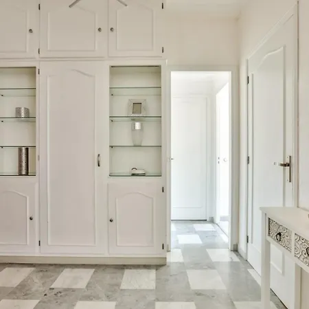 Apartment Stunning 1 Bedroom Flat With Terrace At *