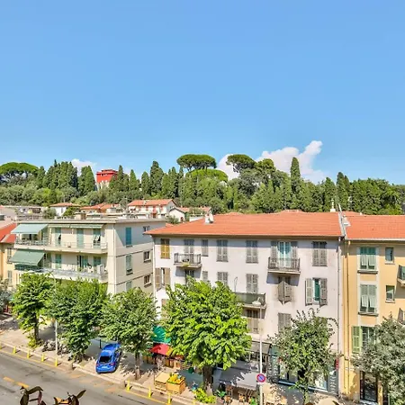 Stunning 1 Bedroom Flat With Terrace At Apartment *