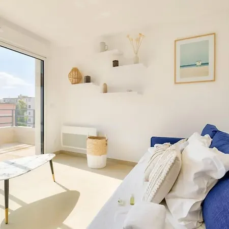 T2 Avec Terrasse Et Parking Privé Au Coeur De Appartement