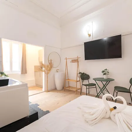 Le Celeste Hotel