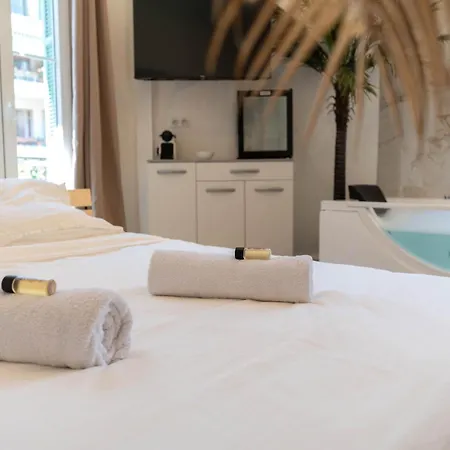 Le Celeste Hotel 3*