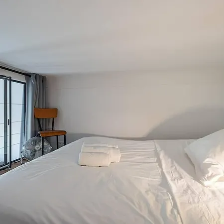 Amazing Location ! - Front Apartment